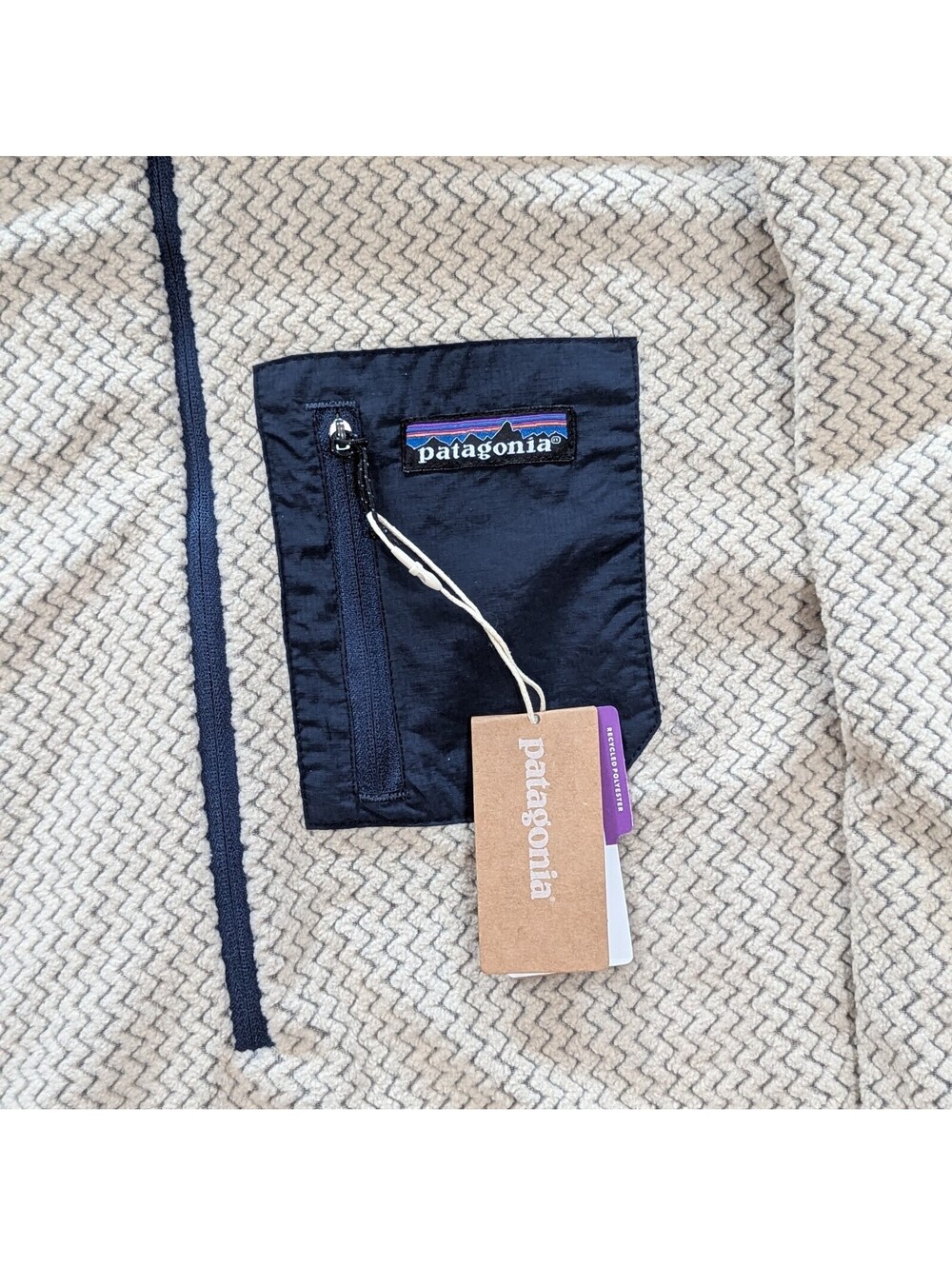 Patagonia Men's R1 Air Half-Zip Oar Tan Large NWT Fleece - Picture 2 of 6